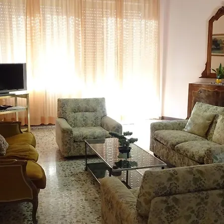 Casa Per Ferie Eden Cusmano 4*