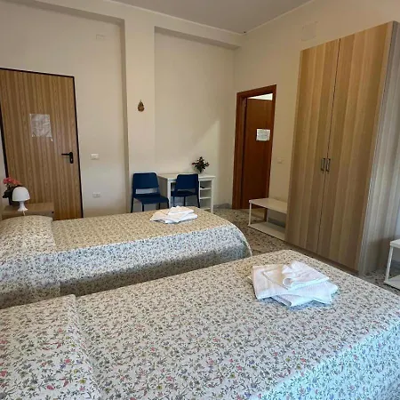 Casa Per Ferie Eden Cusmano 4*