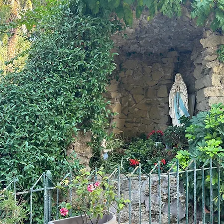 Bed & Breakfast Casa Per Ferie Eden Cusmano 4*