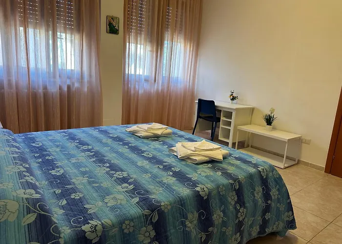 Alojamento de Acomodação e Pequeno-almoço Casa Per Ferie Eden Cusmano 4*